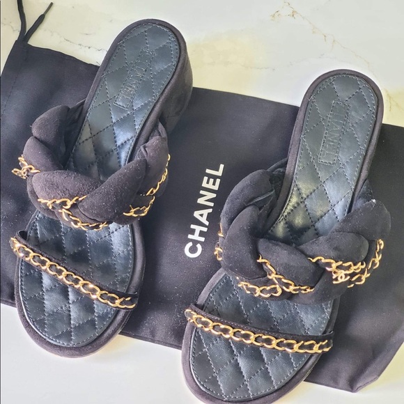 🔥 CHANEL SHOES 🔥 SUEDE AND LEATHER MATERIAL. SIZE 8C. DUST BAG. - Picture 2 of 10